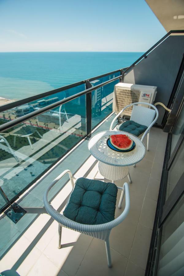Orange Sky Apartments Beach Tower バトゥーミ エクステリア 写真